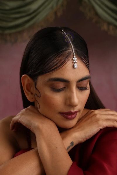 One Ornament, Many Stories: How Tikkas Complete a Traditional Look Without Overdoing It