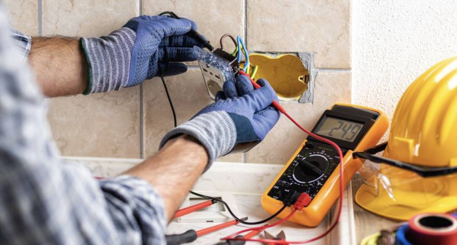 Why Hiring Professional Electricians in North Bay Is Essential for a Safe Home